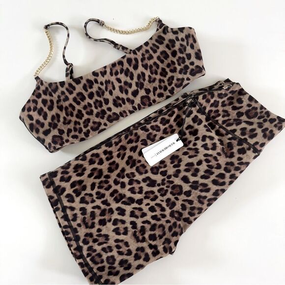 ⭕️ WE WORE WHAT 2 Piece Set Sport Top Bike Shorts Leopard Animal Print - Picture 1 of 6
